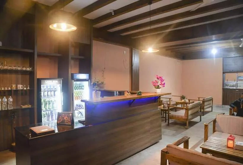 هتل Riverside Jungle Retreat