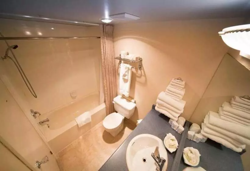 Hotelli Sidney Waterfront Inn & Suites