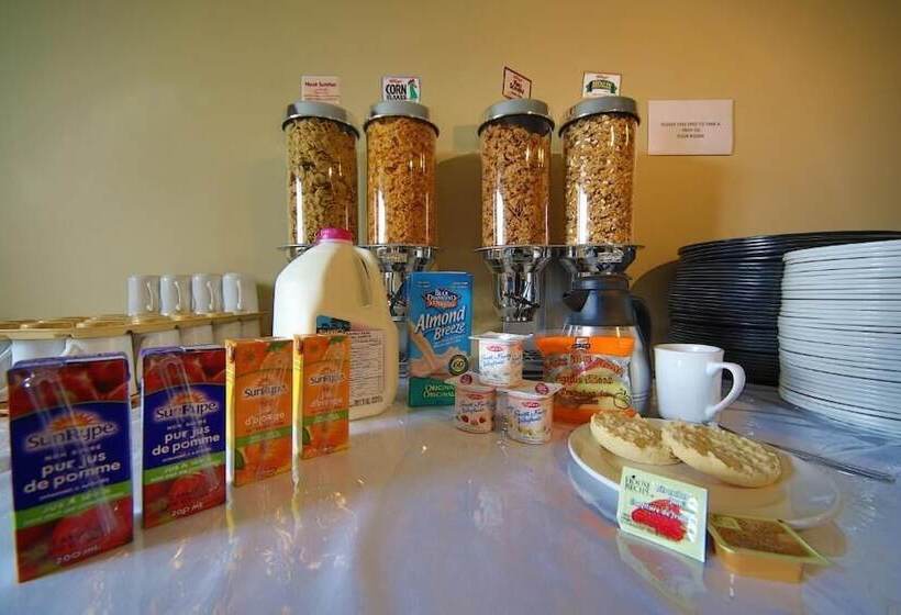 Отель Sidney Waterfront Inn & Suites