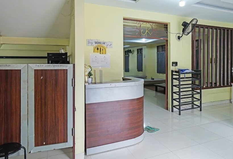 בית מלון כפרי Spot On 91956 Kost Titian Zaman