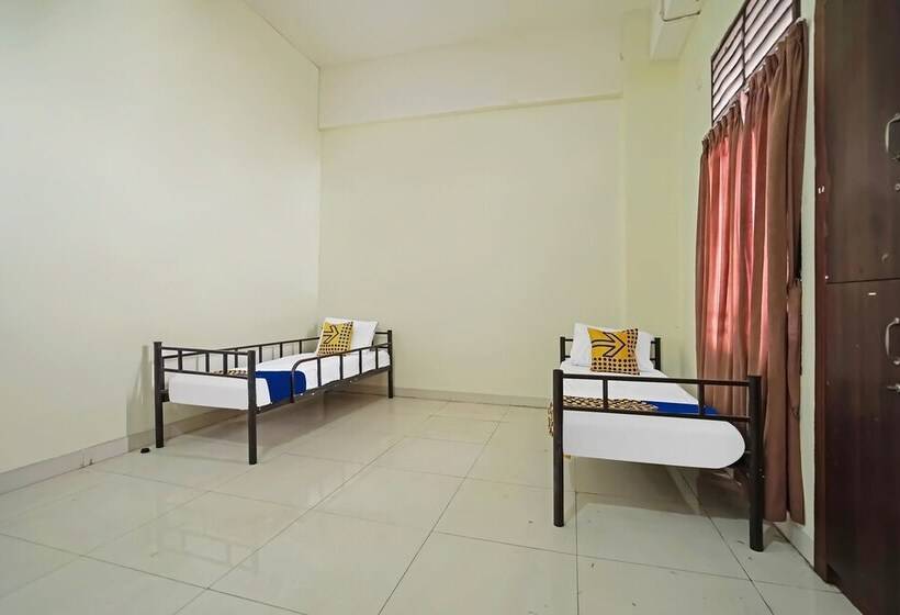 בית מלון כפרי Spot On 91956 Kost Titian Zaman