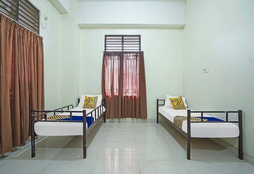 בית מלון כפרי Spot On 91956 Kost Titian Zaman