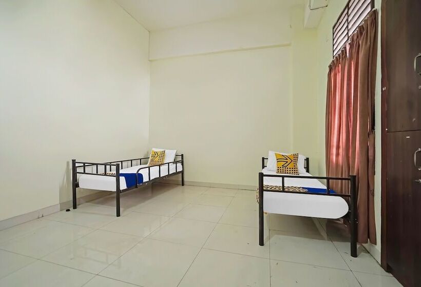 בית מלון כפרי Spot On 91956 Kost Titian Zaman