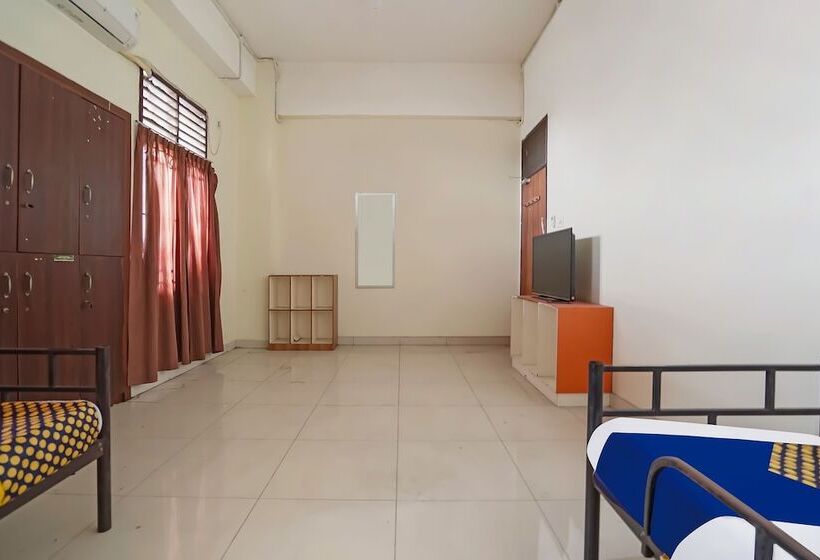 בית מלון כפרי Spot On 91956 Kost Titian Zaman