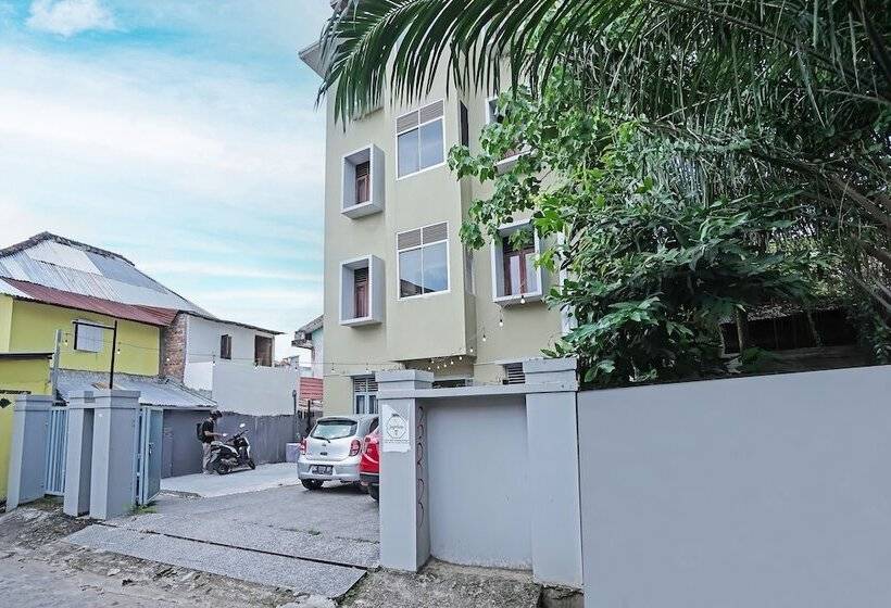 בית מלון כפרי Spot On 91956 Kost Titian Zaman