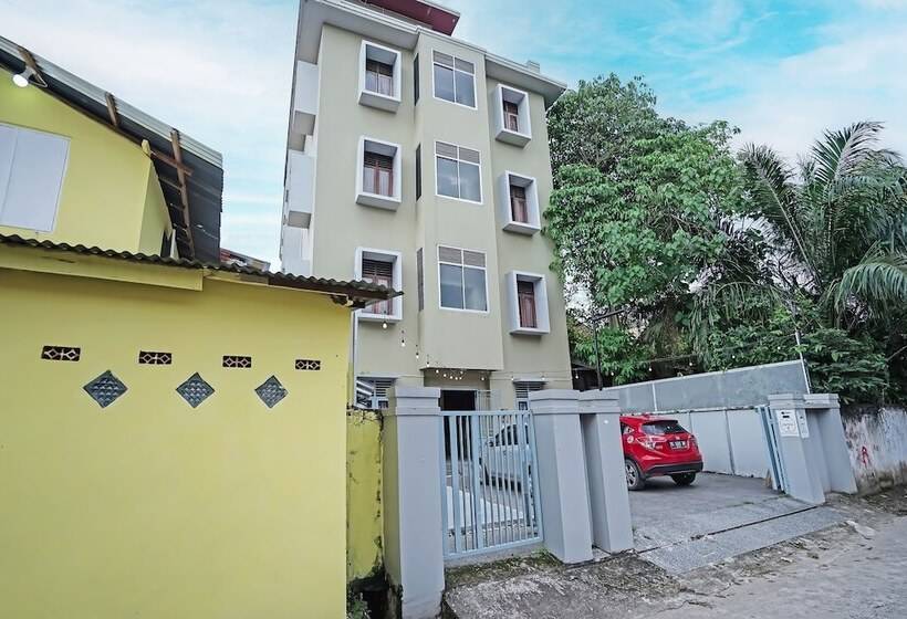 בית מלון כפרי Spot On 91956 Kost Titian Zaman