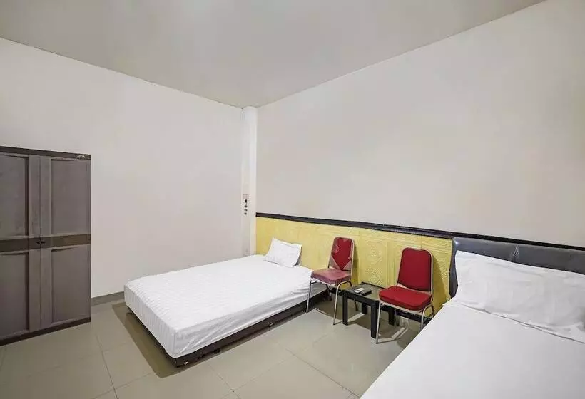 ホテル Spot On 92230 Penginapan Metro Parepare