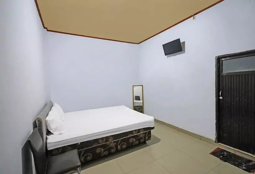 ホテル Spot On 92230 Penginapan Metro Parepare