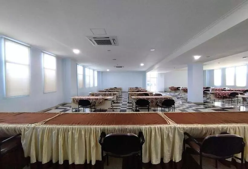 Hotelli Sutha Inn Syariah