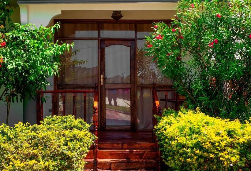 בית מלון כפרי Taj Nungwi