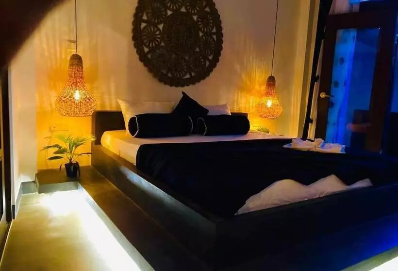 Hotelli The Jini House   Kabalana