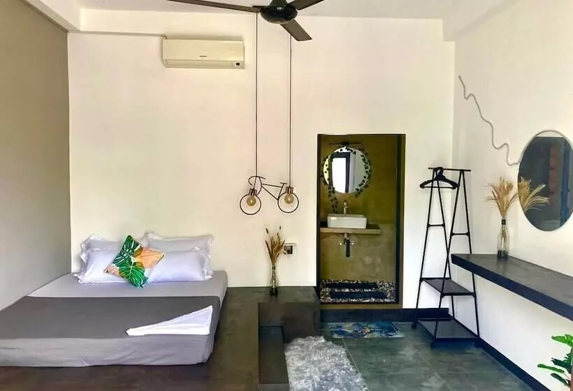 Hotelli The Jini House   Kabalana