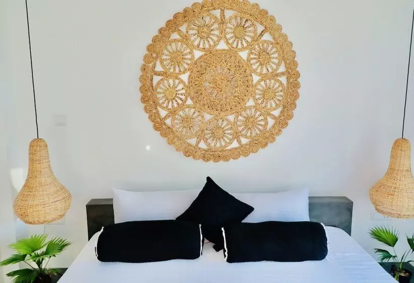 Hotelli The Jini House   Kabalana