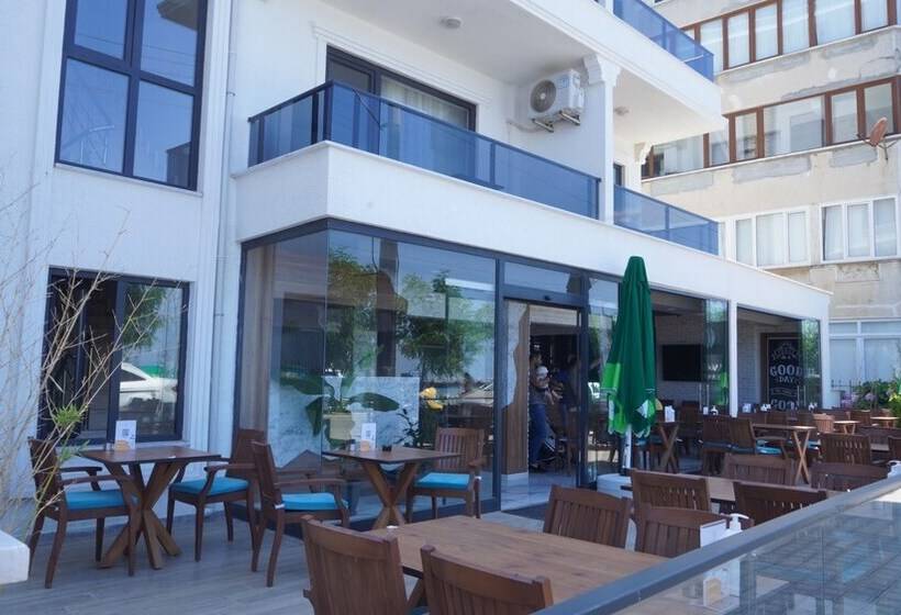 בית מלון כפרי The Lavington