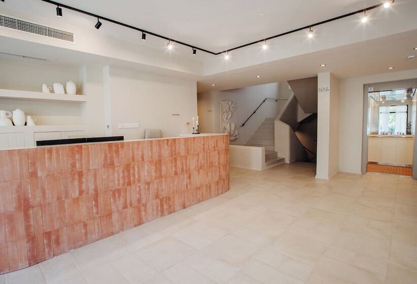 هتل Thymises Boutique