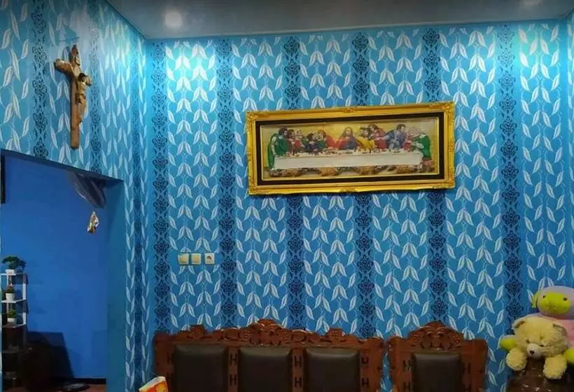 ホテル Tris By Oyo