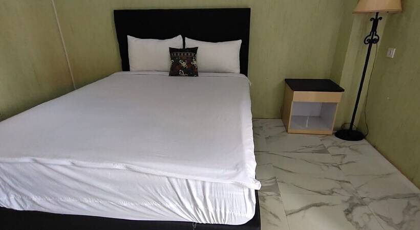 Отель Tris By Oyo