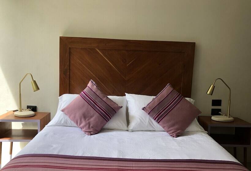 La Casa De María 11:11