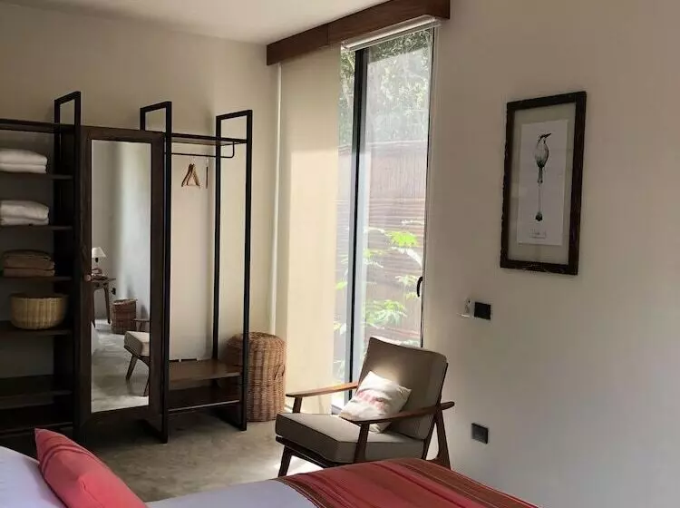 La Casa De María 11:11