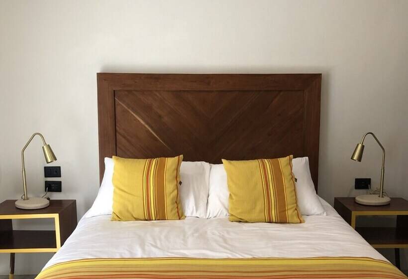 La Casa De María 11:11