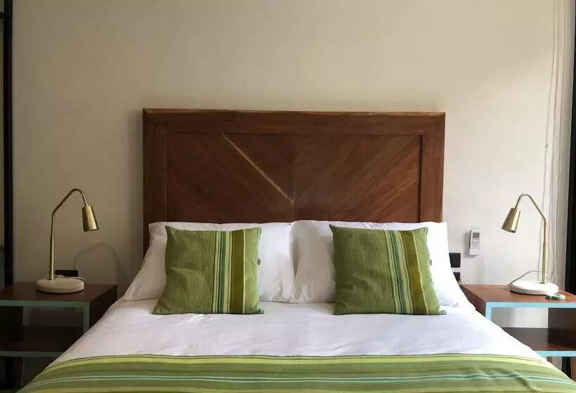 La Casa De María 11:11
