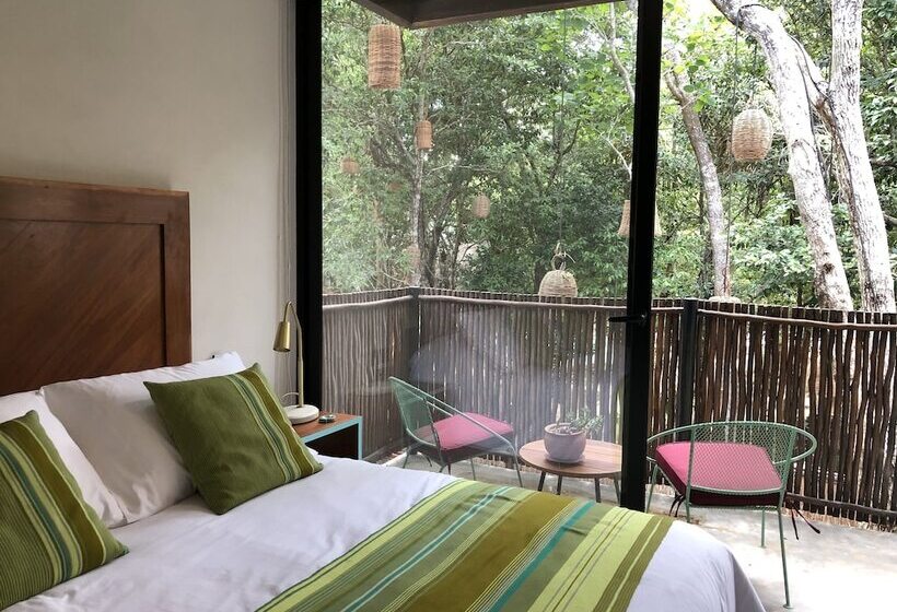 La Casa De María 11:11