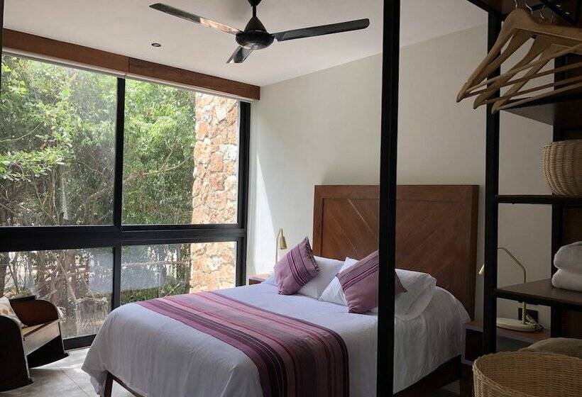 La Casa De María 11:11