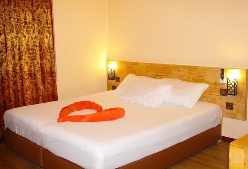 پانسیون Ninos