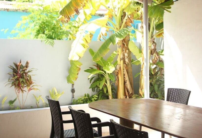 پانسیون Ninos