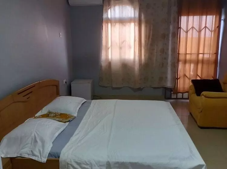 ペンション Osvee Guest House And Apartments
