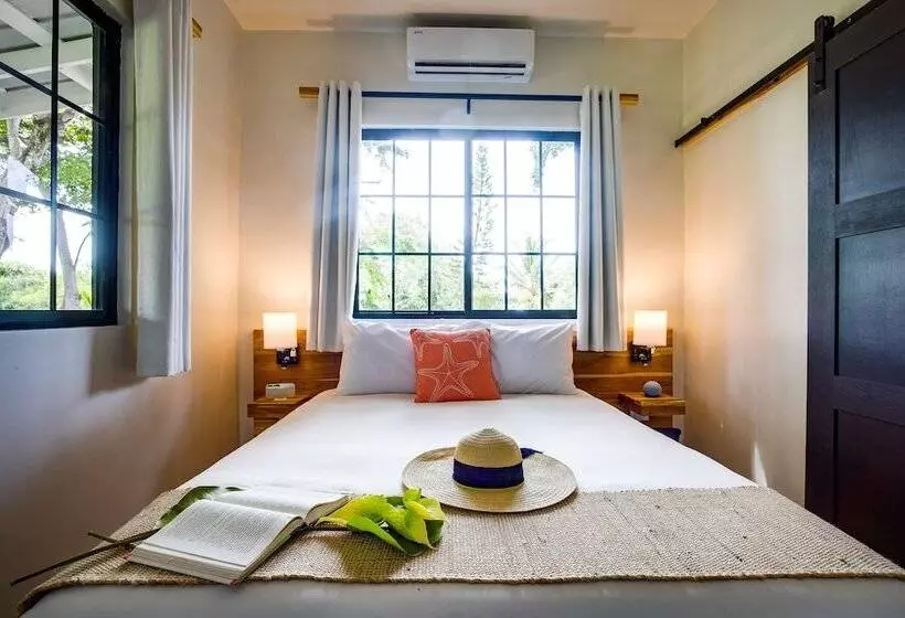 Majatalo The Sea Glass Inn