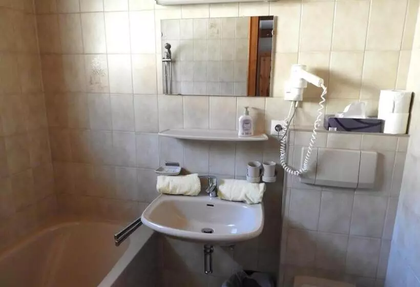 Majatalo Apart Himmel Raich