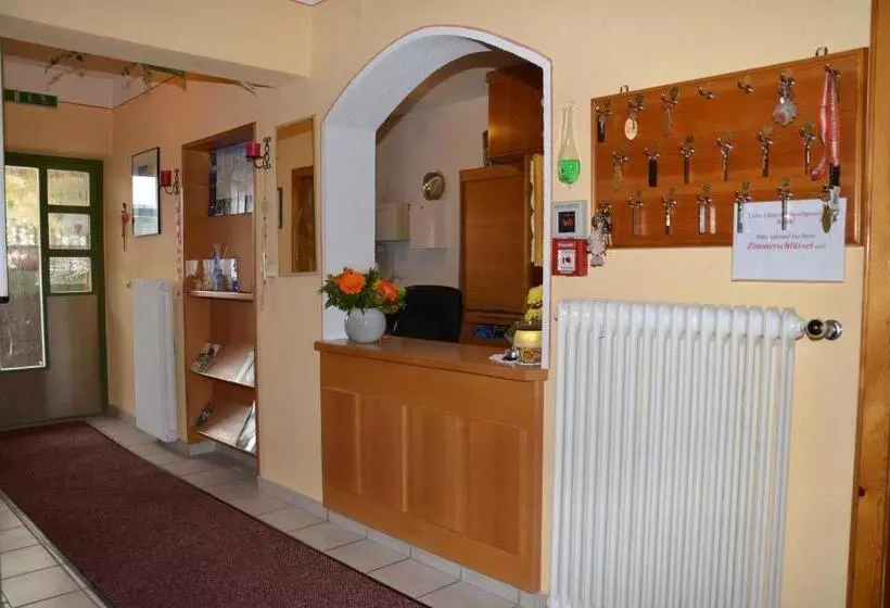 Majatalo Apart Himmel Raich