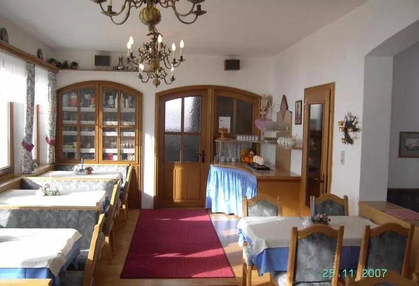 Majatalo Apart Himmel Raich