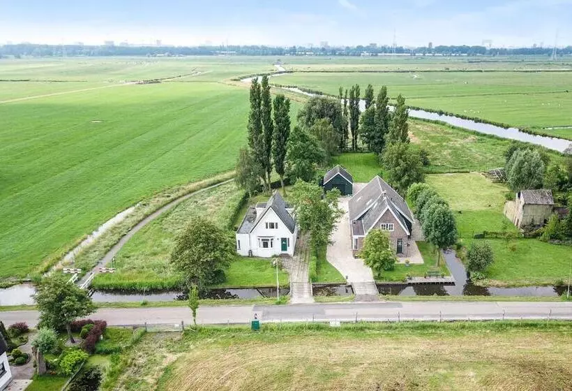 ベッドアンドブレックファースト Idyllic Farmhouse