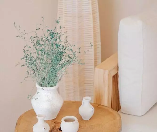 تختخواب و صبحانه Yam Suites