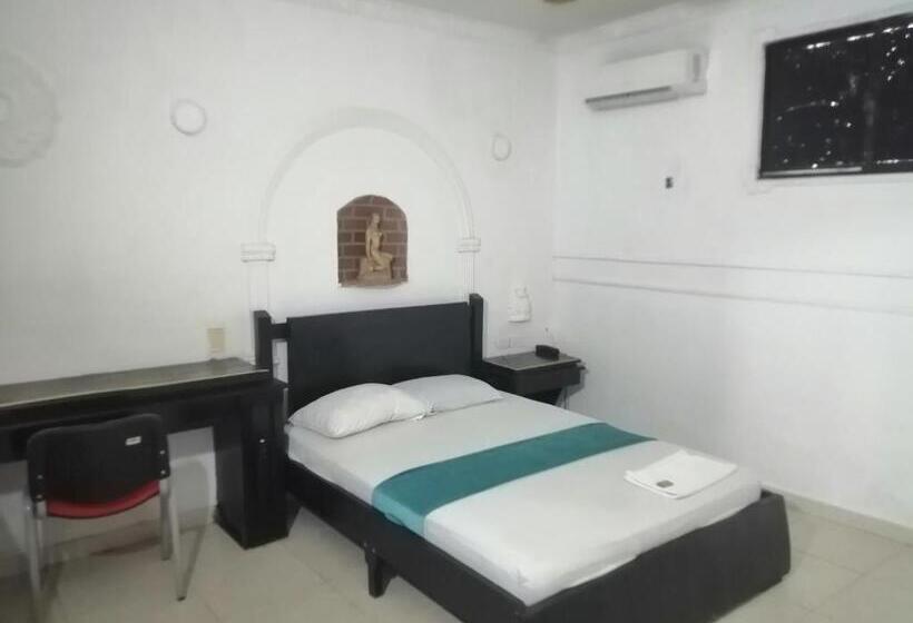 مسافرخانه Avenida53