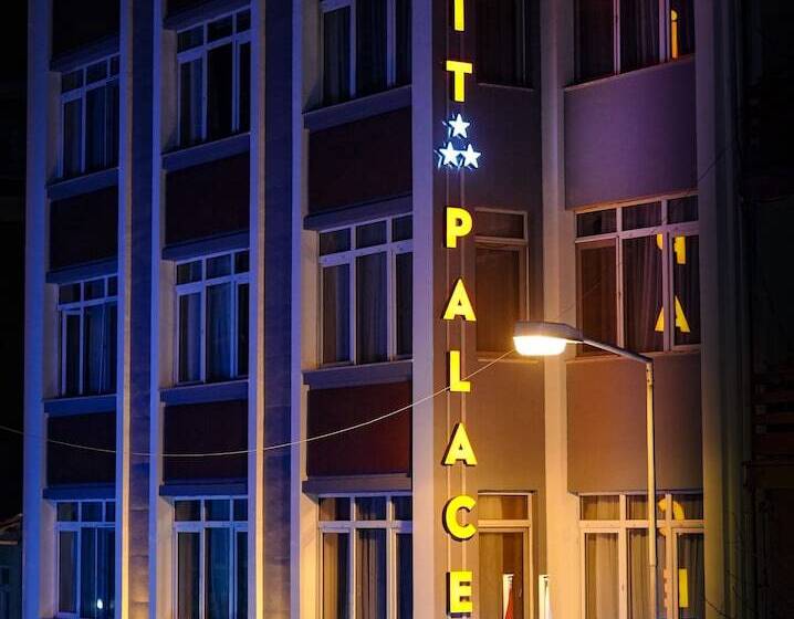 فندق Center Royal Palace