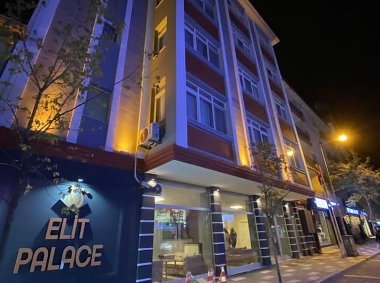 فندق Center Royal Palace