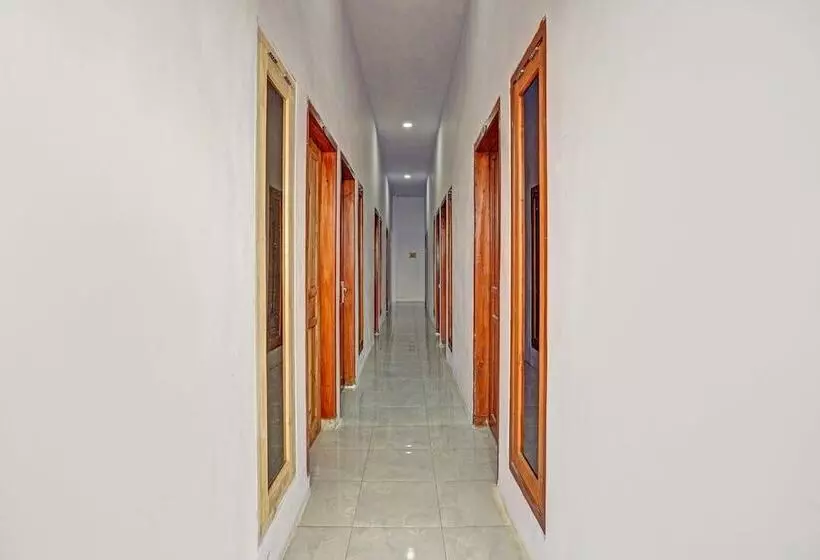 Hotelli Menara Sakti Syariah Homestay By Oyo