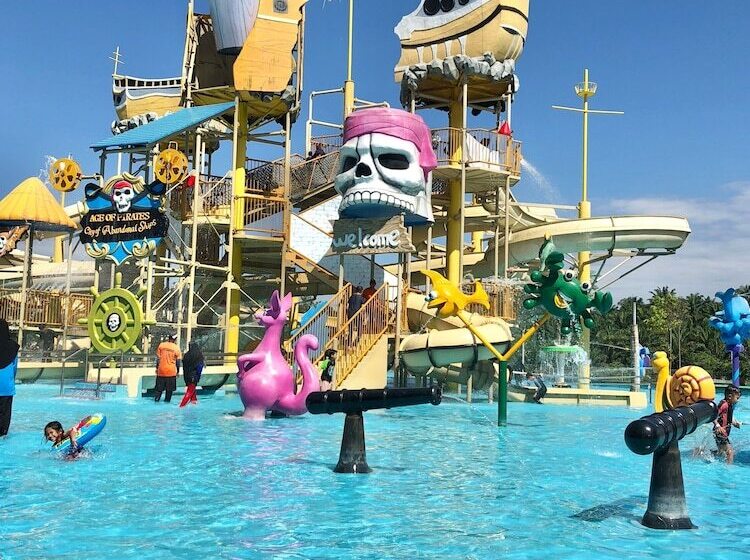 בית מלון כפרי Z&s Mahkota Homes Homestay