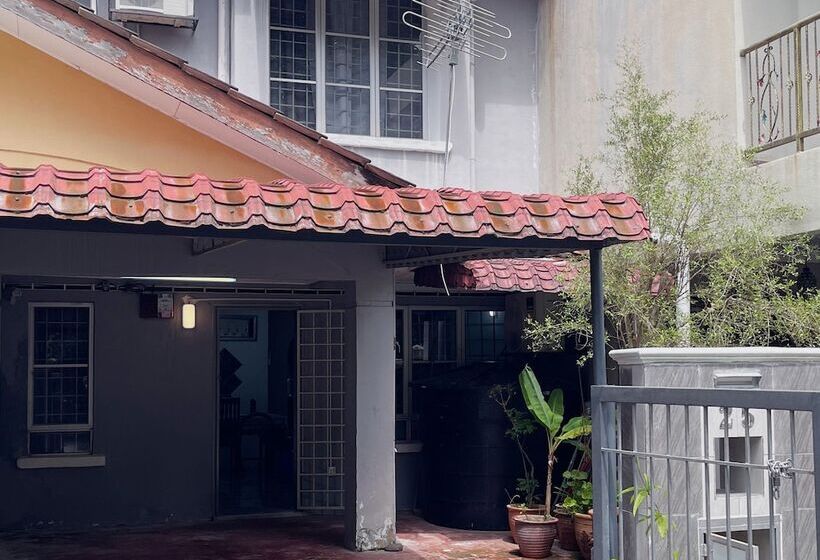 בית מלון כפרי Z&s Mahkota Homes Homestay