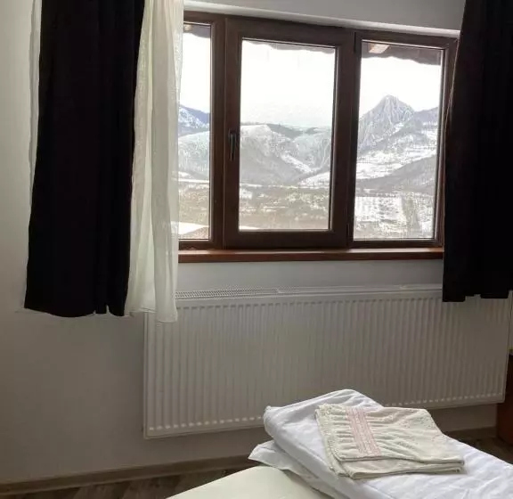 ペンション Bodrogeni Căsuțe