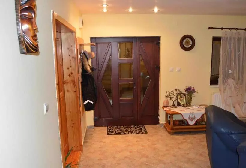 ペンション Casa Piatra Craiului