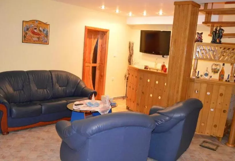 ペンション Casa Piatra Craiului
