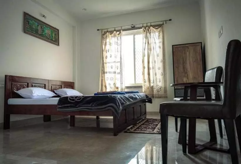 Majatalo Rajguru Guest House