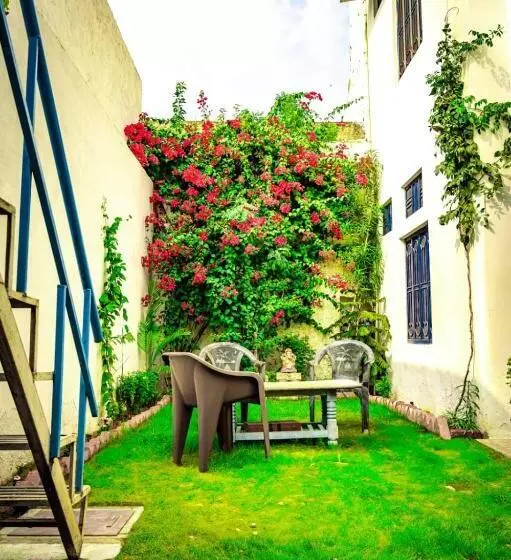 Majatalo Rajguru Guest House