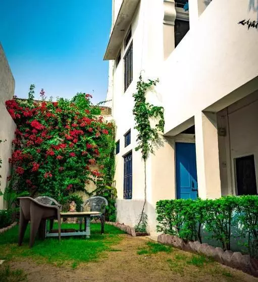 Majatalo Rajguru Guest House