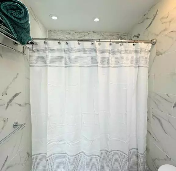 Majatalo The Waltham Private Room & Bathroom Jfk Lga 10min I 20min Manhattanpenn Station Bullet Train