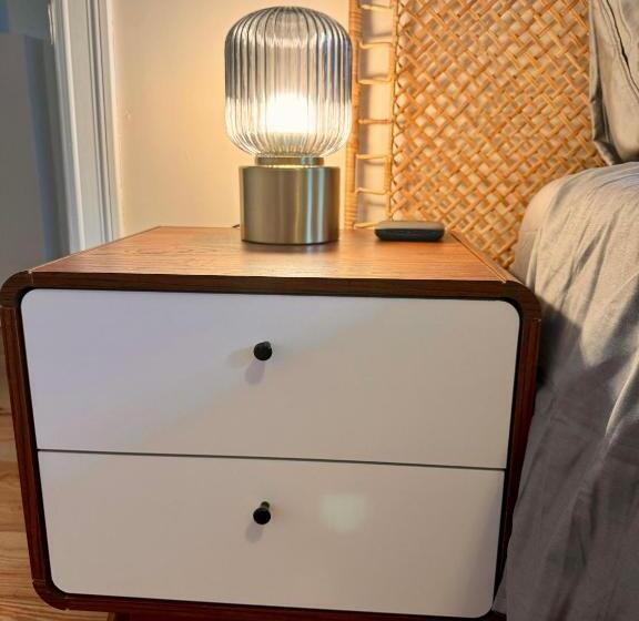 Pensionat The Waltham Private Room & Bathroom Jfk Lga 10min I 20min Manhattanpenn Station Bullet Train